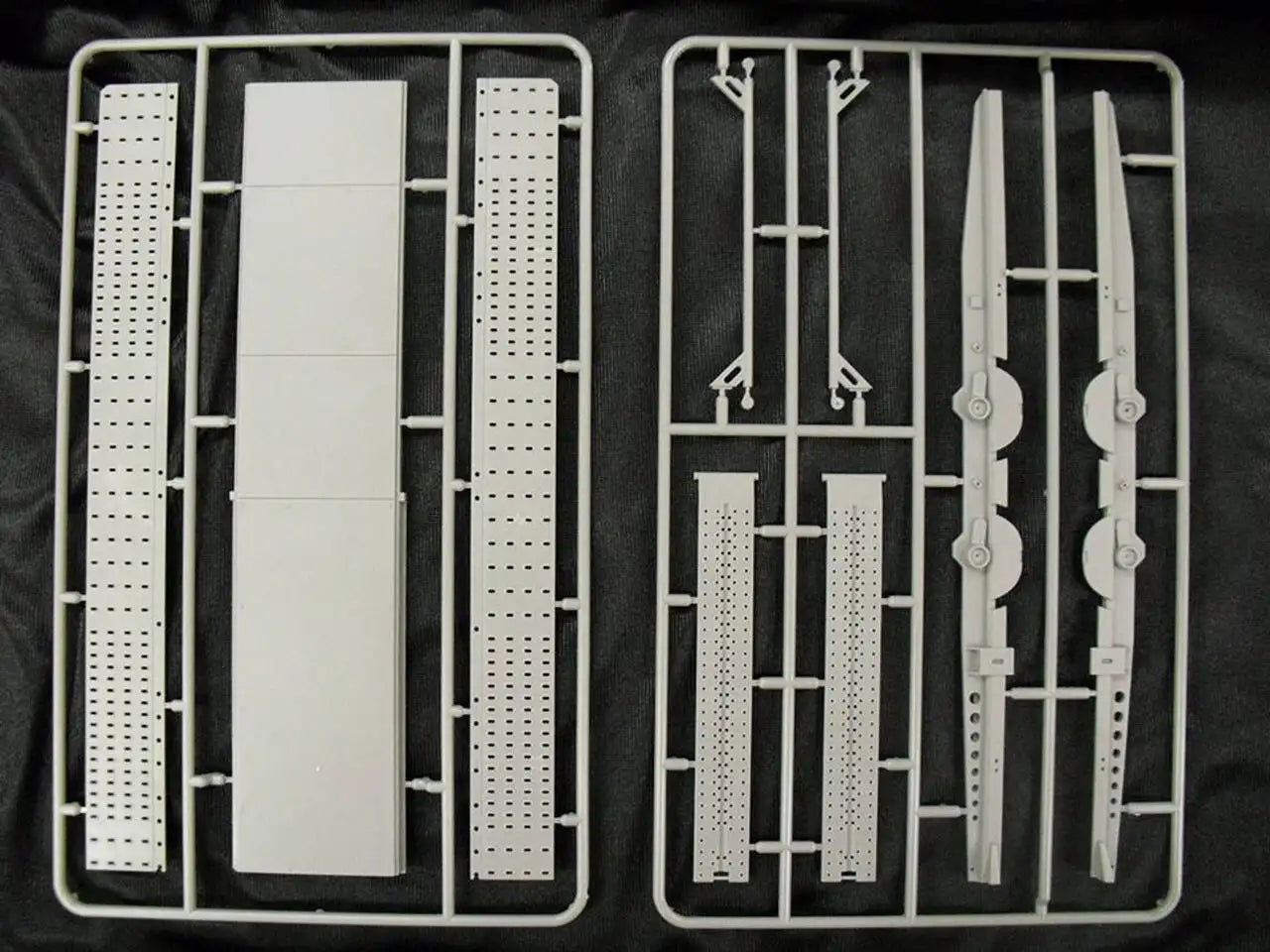 Brian James A4 Auto Transport Trailer 1/24 Aoshima